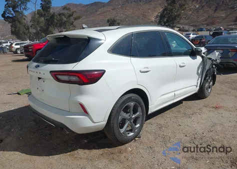 2024 Ford Escape St-Line z USA, uszkodzony, nr VIN 1FMCU0MN6RUA43573